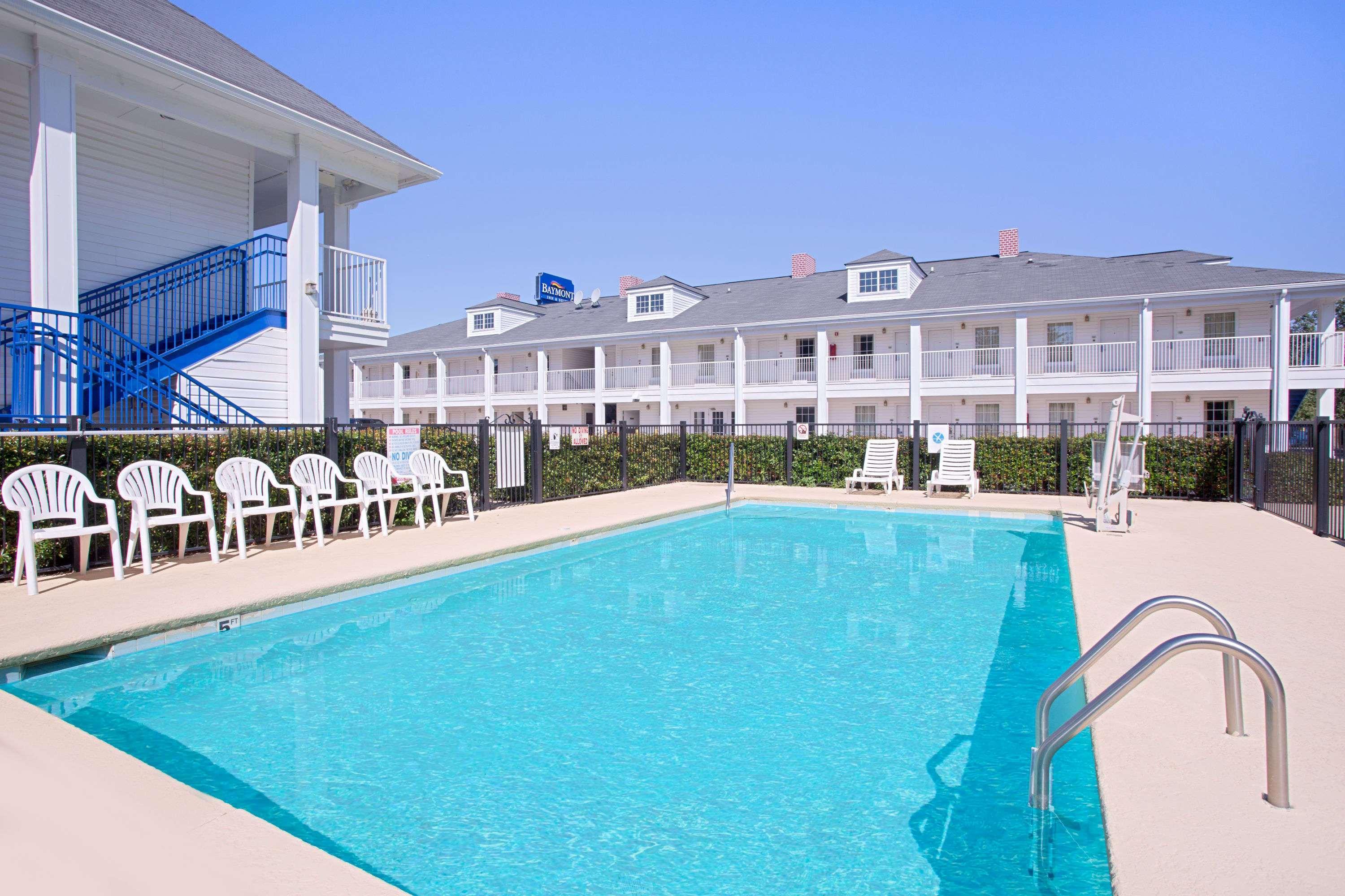 Baymont By Wyndham Forest City Exterior photo