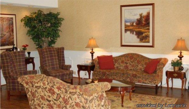 Baymont By Wyndham Forest City Interior photo